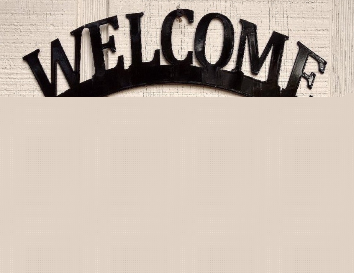 Picture of The Lazy Scroll chiwelcome Chihuahua Metal Welcome Sign
