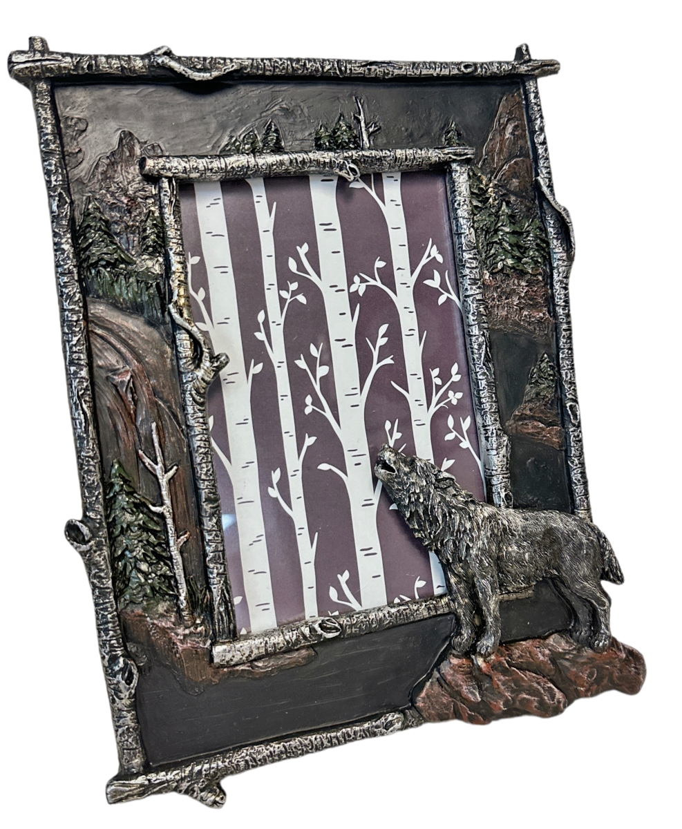 Picture of De Leon Collections 14879 Howling Lone Wolf Woodland Mountains Nature Themed 6 x 4 Standing Hanging Photo Picture Frame