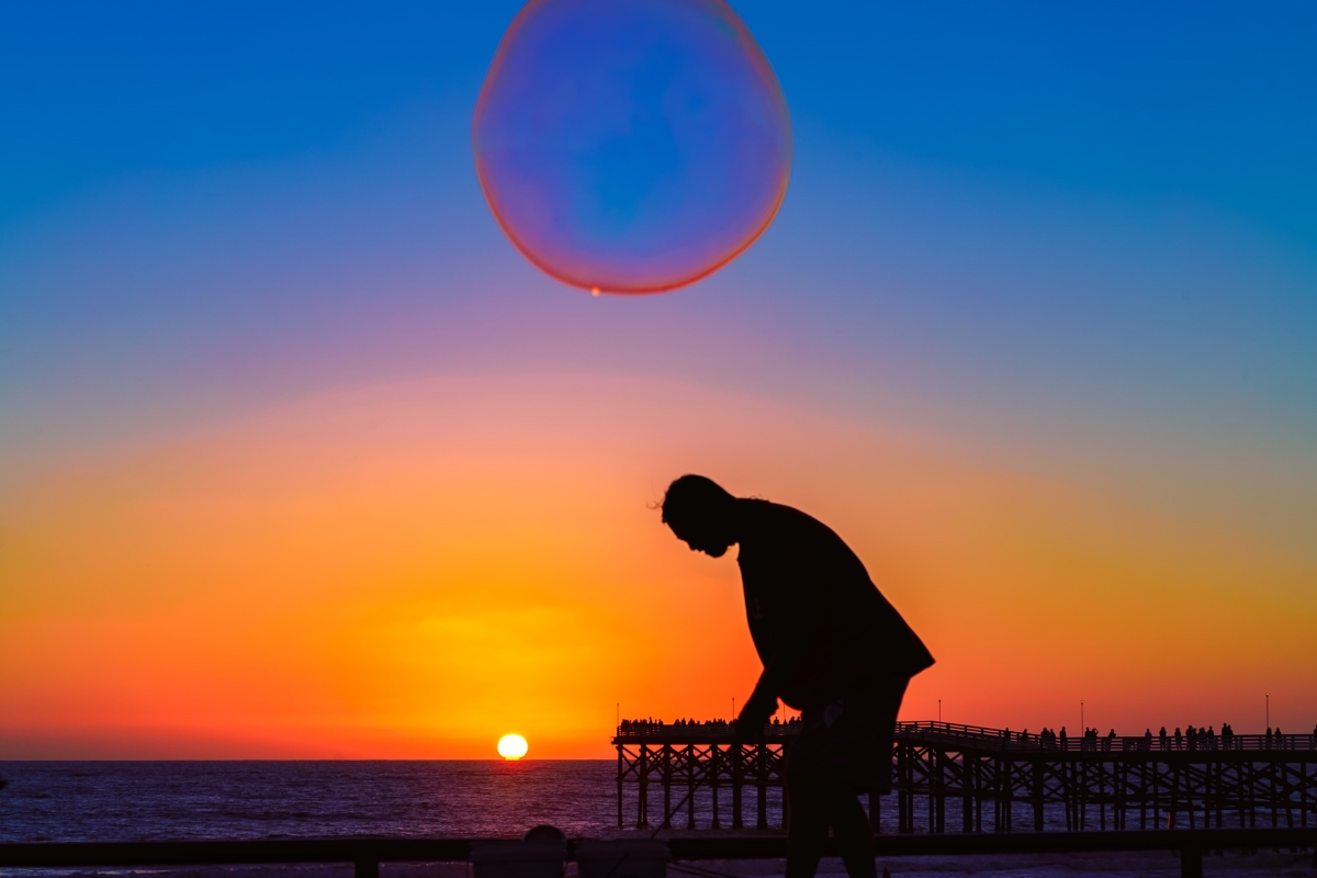 36 x 24 in. Bubble Man Sunset at Pacific Beach, San Diego Fine Print Wall Art