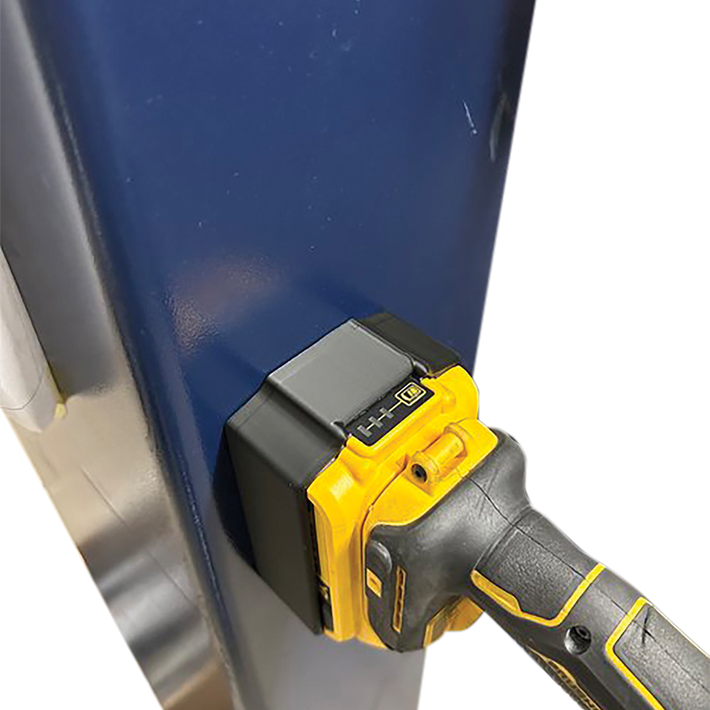 STS-DWDCB205Y Dewalt 20V Max Lithium-Ion 5.0Ah Battery with MB204 Multi-Voltage Charger