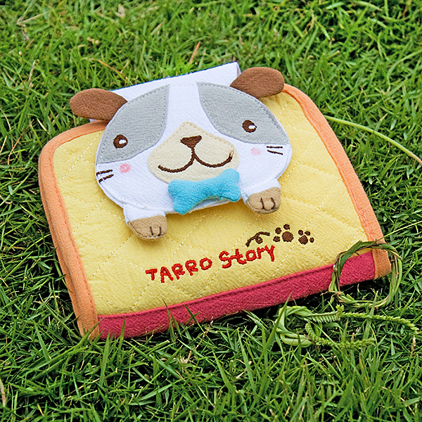 Picture of  GA-40-DOG 4.9 x 3.9 in. Tarro story - Dog  Embroidered Applique Fabric Art Wallet Purse &amp; Card Holder