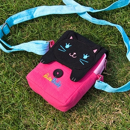 Picture of  GA-13-CAT 3.9 x 5.1 x 1.2 in. Black Cat - Embroidered Applique Swingpack Bag Purse  Wallet Bag &amp; Camera Bag