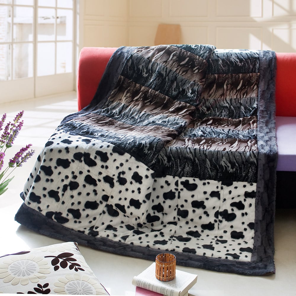 onitiva-blk-004 86.6 by 63 in. Tasteful Life-B Design Patchwork Throw Blanket, White
