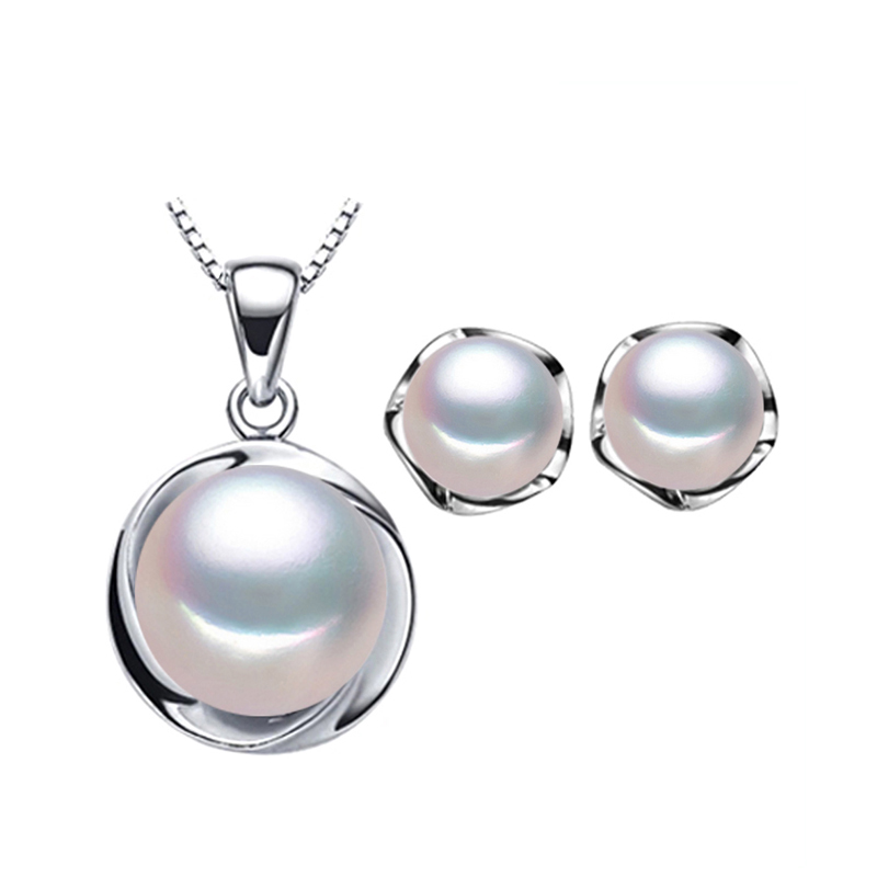 Picture of Majesty Diamonds MDS170069 Freshwater Pearls Pendant Set in .925 Sterling Silver