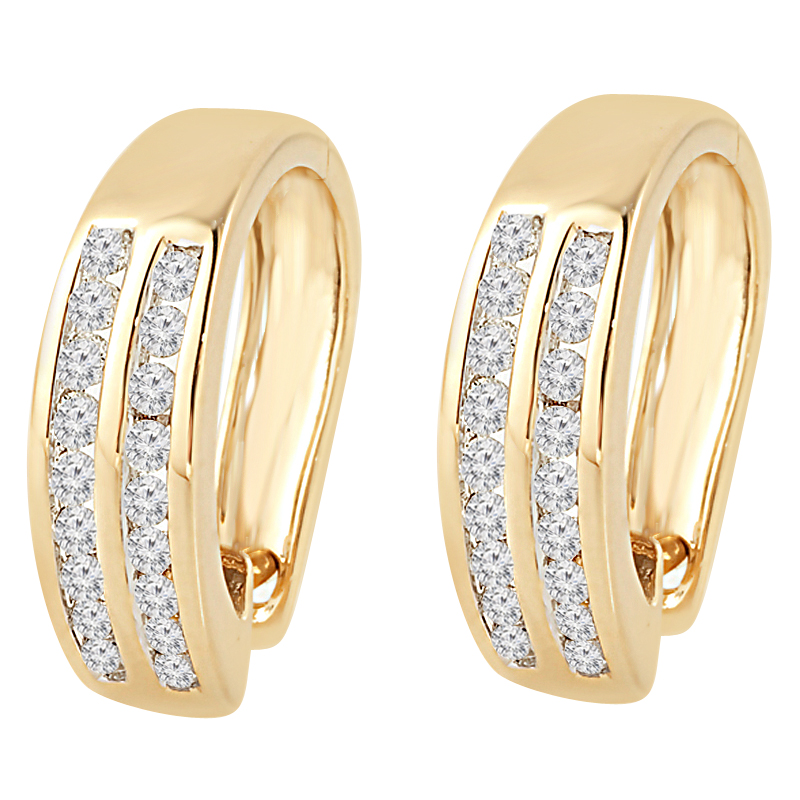0.5 CTW Round Diamond Huggie Earrings in 14K