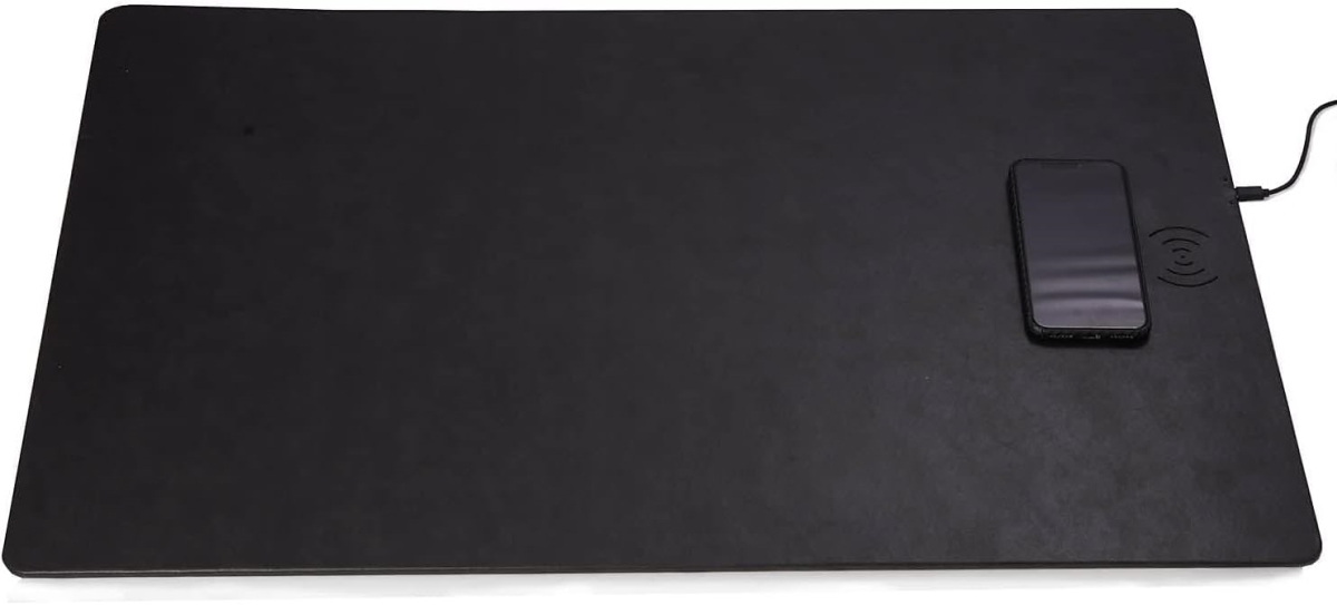 Picture of Bey-Berk D400 Bey-Berk Leather Desk Pad&#44; 18-inch x 28-inch&#44; Black (D400)