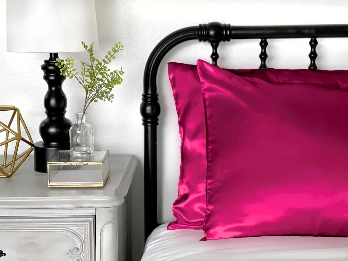 20 x 26 in. Queen & Standard Size Signature Box Satin Pillowcases, Fuschia - Pack of 2
