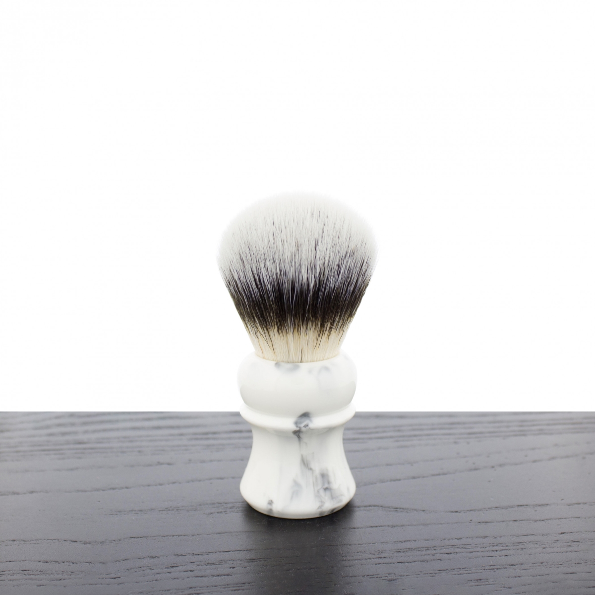 SB-YAQ-R210302  R210302 Everst White Marble Synthetic Brush