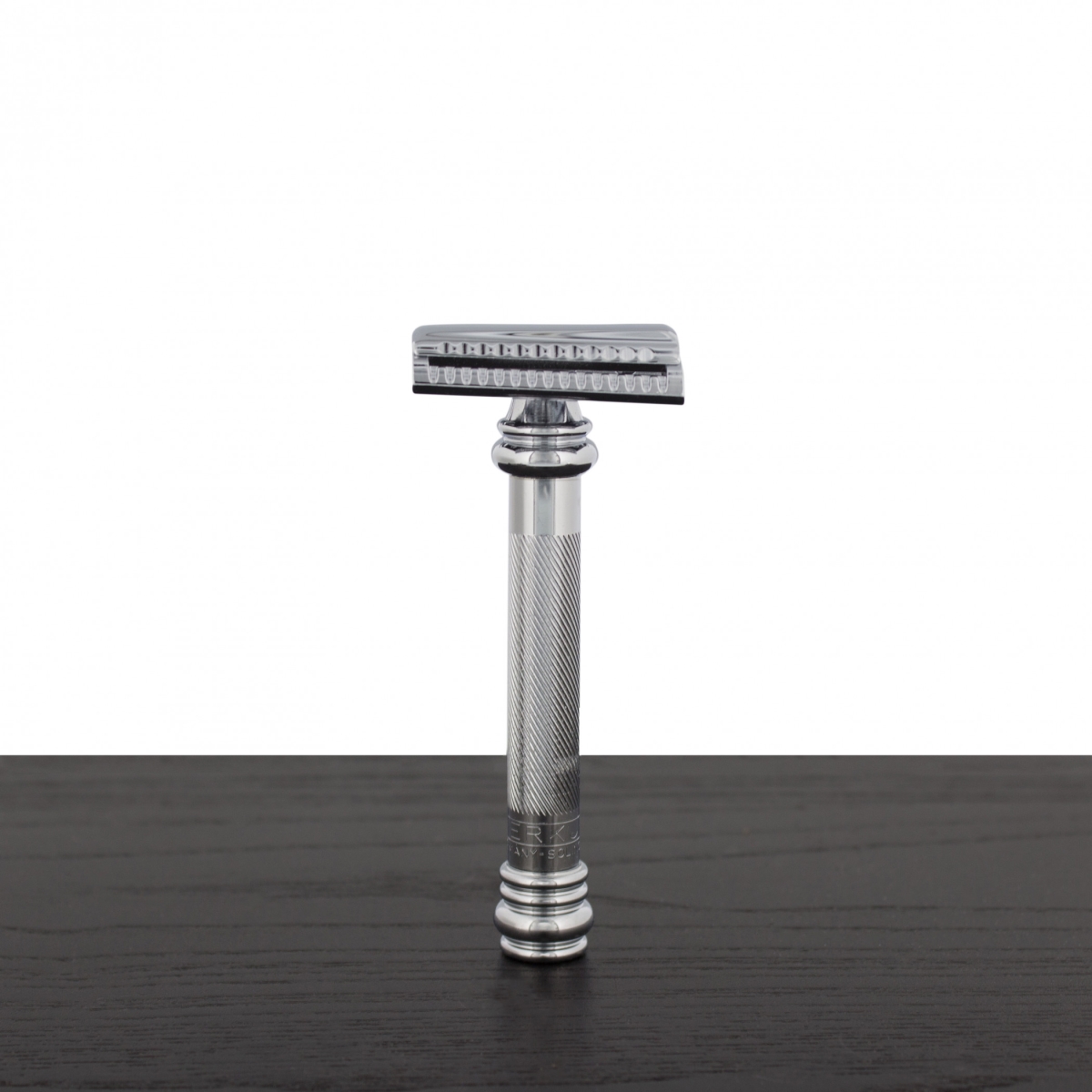Picture of Merkur RZ-MER-39C Merkur 39C HD Long Handle Barber Pole Safety Razor - Slant Bar