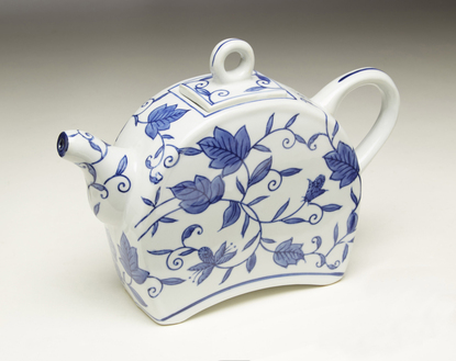Picture of AA Importing 59786 Blue & White Teapot