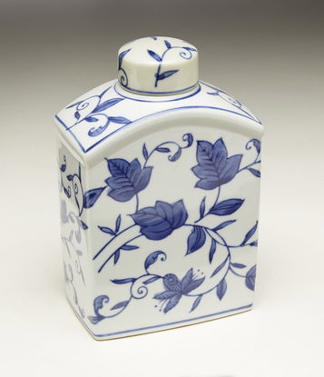 Picture of AA Importing 59787 Blue & White Square Jar with Lid