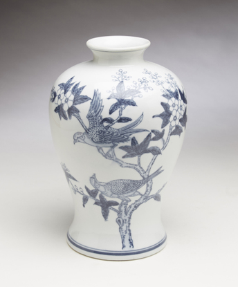Picture of AA Importing 59843 Flower & Leaf Design Vase&#44; Blue & White