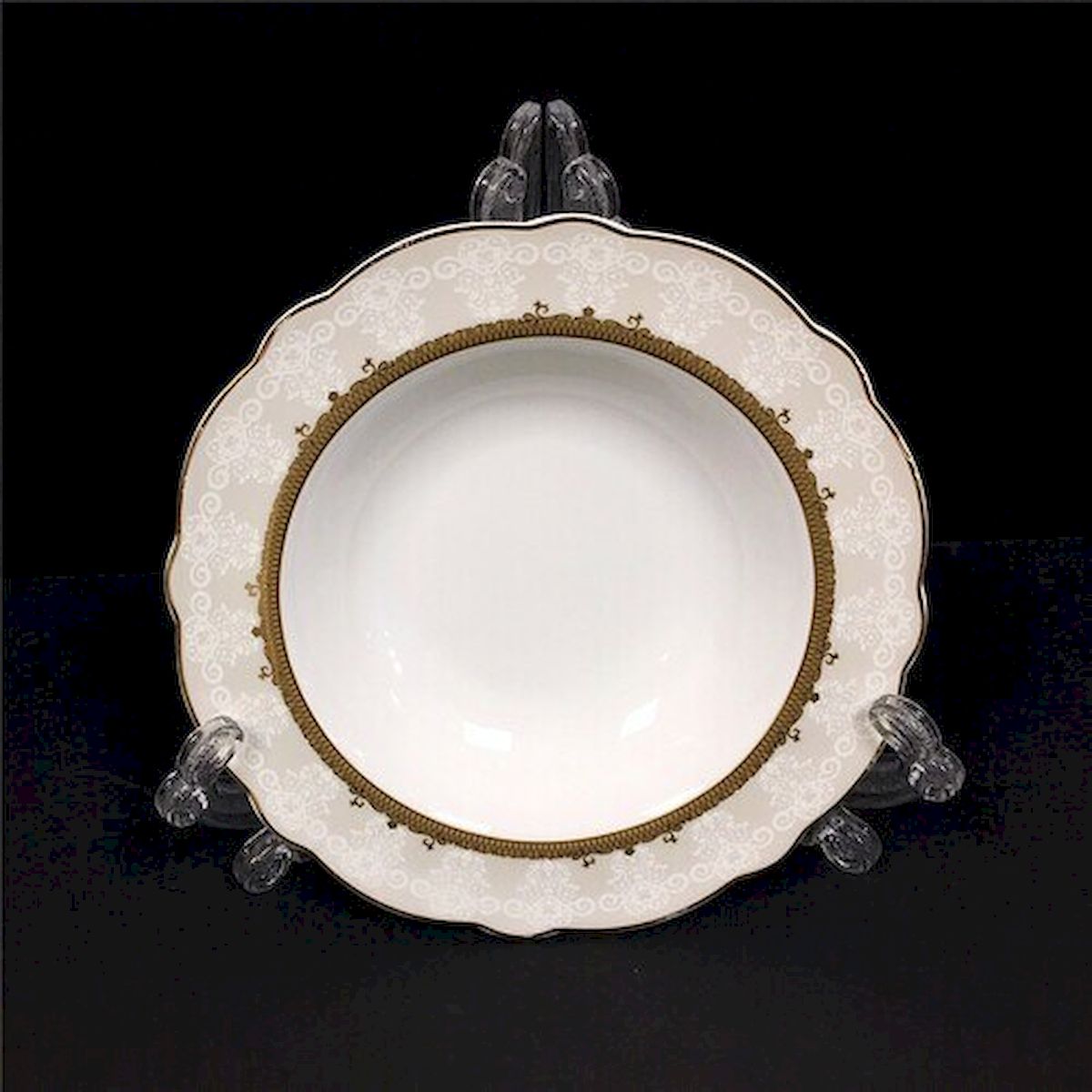 Picture of Mr. MJs HO-S3272G-15D106 Gold Trim Soup Bowl