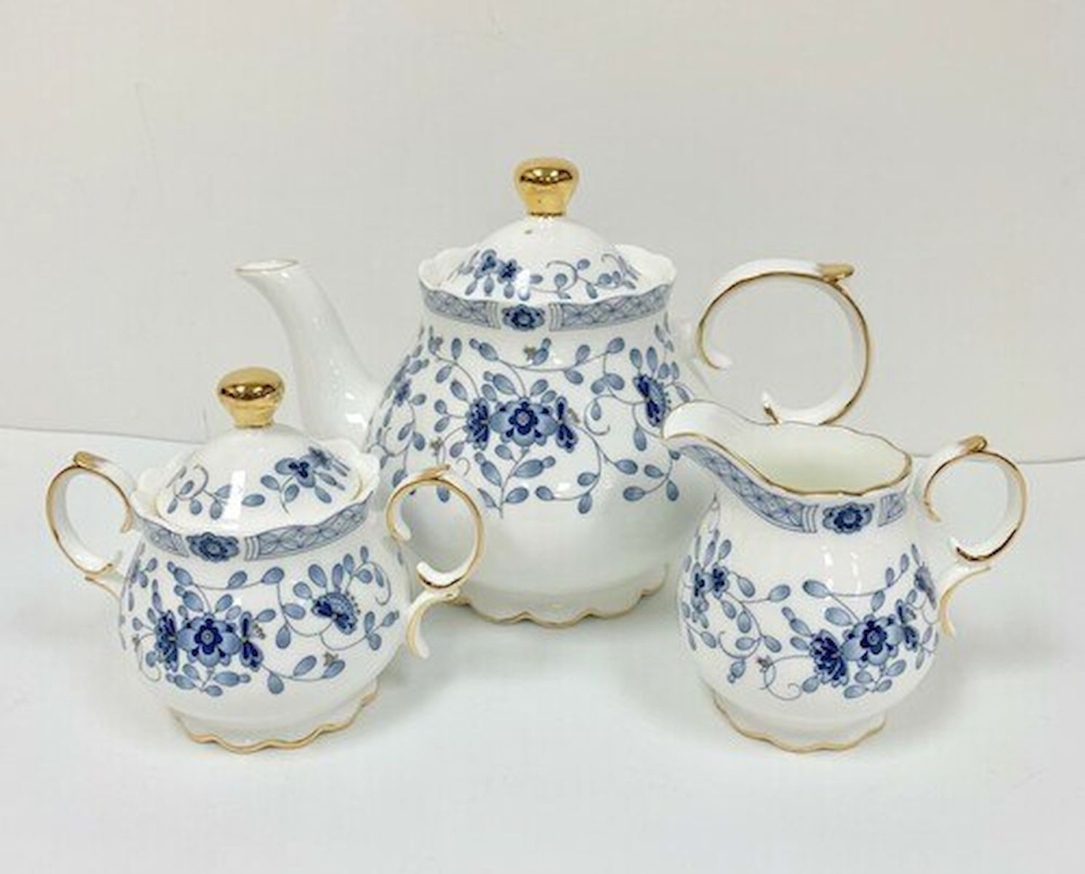 Picture of Mr. MJs HO-TP6006-CS Blue Flower Teapot Set