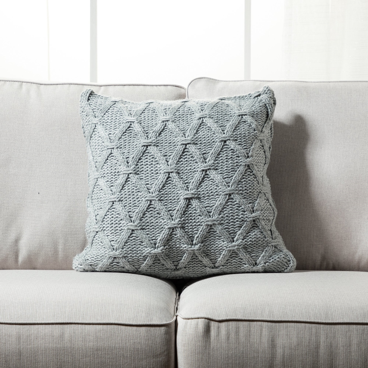 Picture of HUI Home HH-BC1818HUGYOP 18 x 18 in. 21 Banff Cable Chunky Knit Pillow with Polyester Insert&#44; Grey