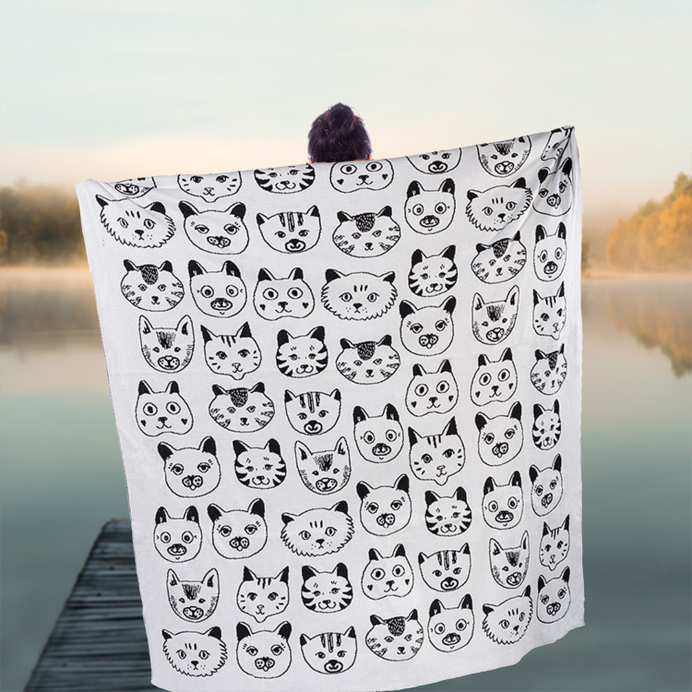 Picture of Abbott Collections AB-91-WARMTH-AB-57 50 x 60 in. Simple Cat Faces Throw&#44; Black & White