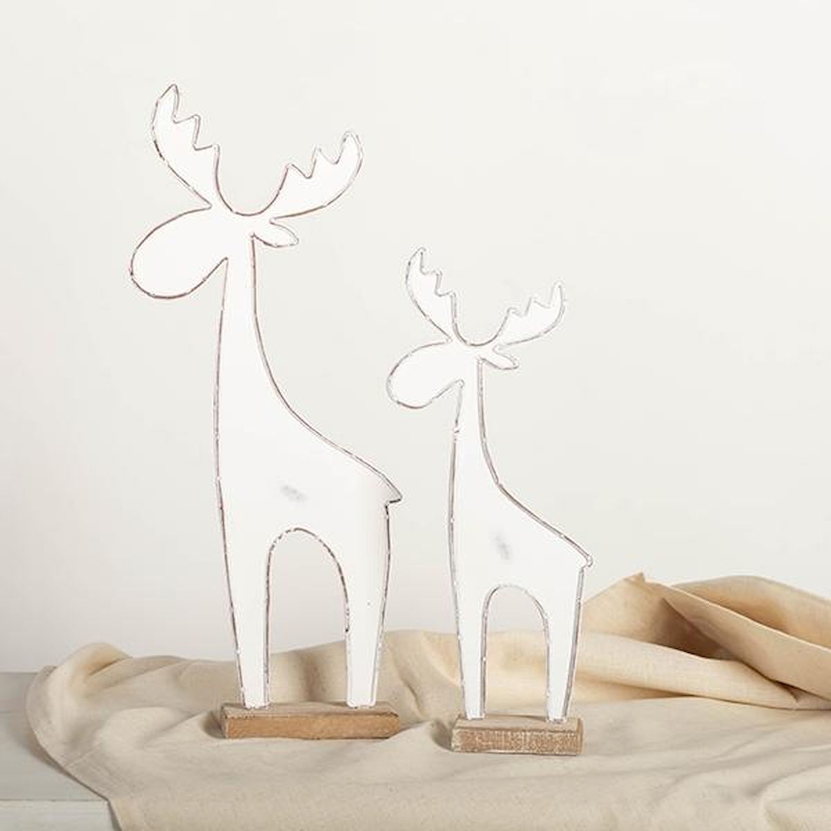 Picture of Forpost FP-HUS-318 White Metal with Silver Outlines Deer Figurine - Set of 2