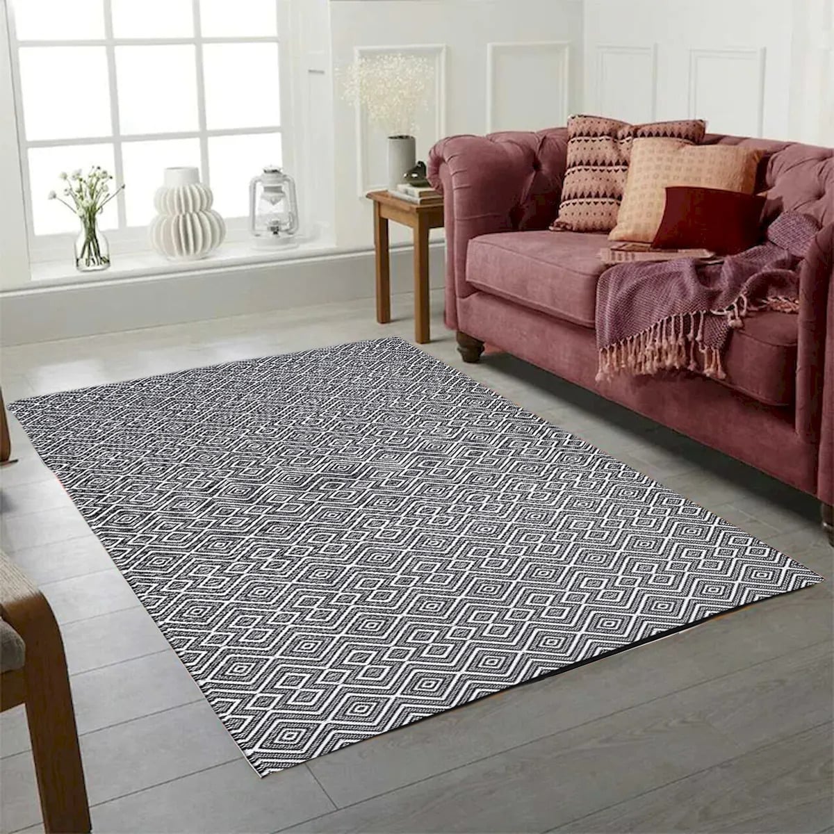 4 x 6 ft. Black & White Mirage Indoor & Outdoor Reversible Plastic Rectangle Area Rug