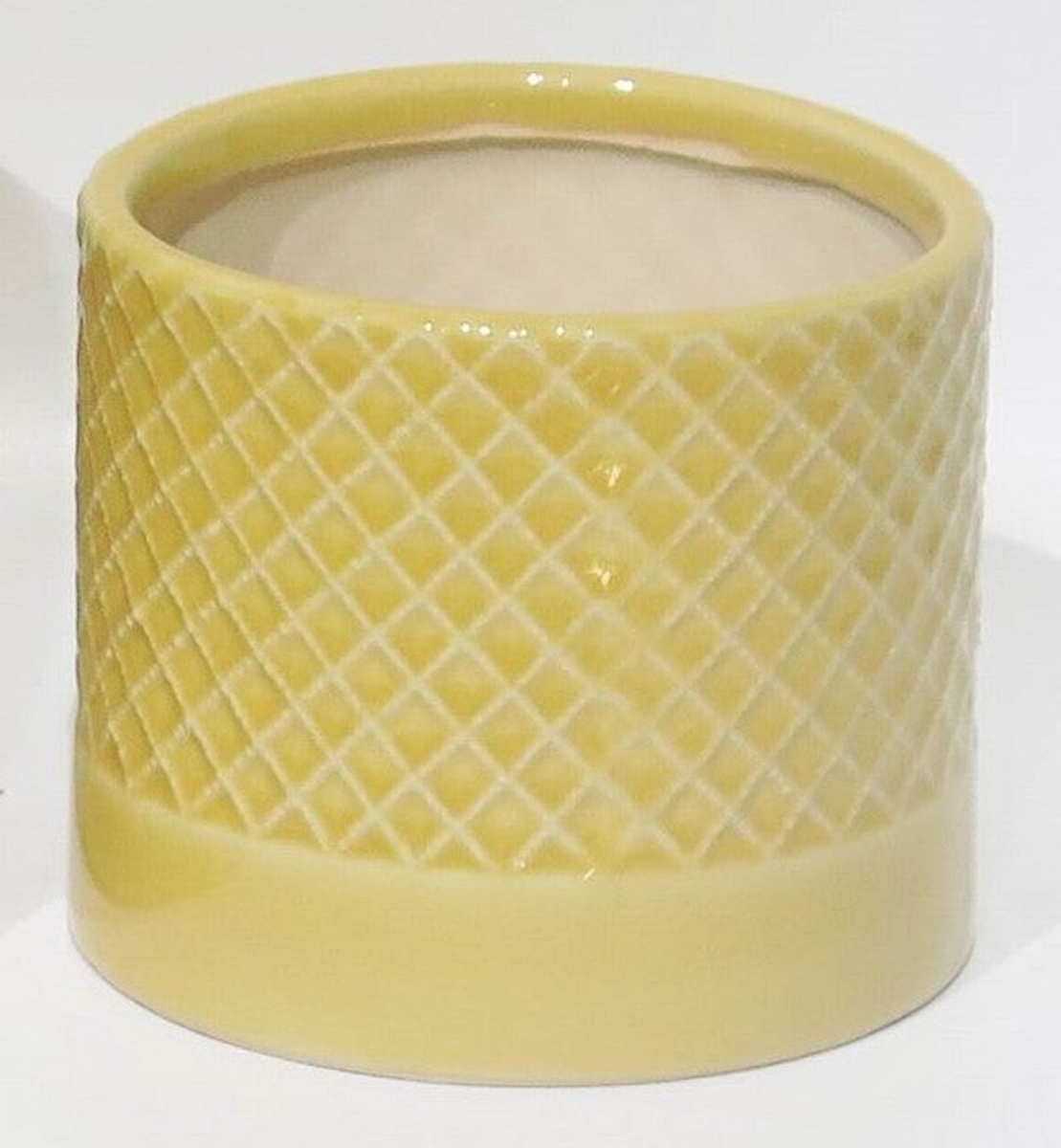 AI-CE00-173 Yellow Criss Cross Pattern Planter