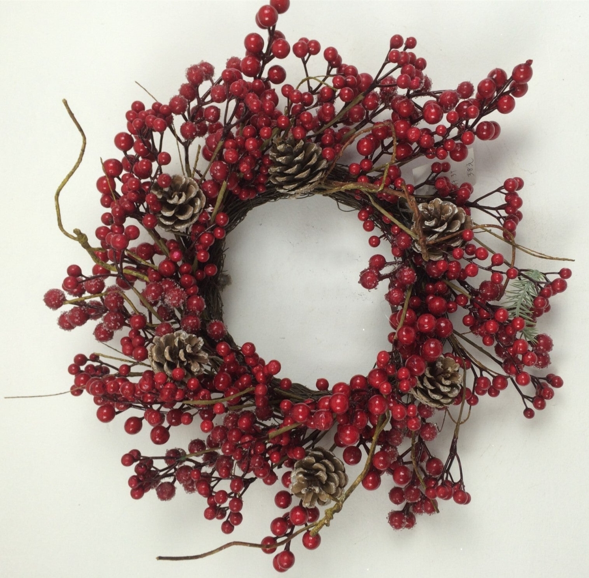 AI-FL7060 Red Berries & Pinecones Wreath