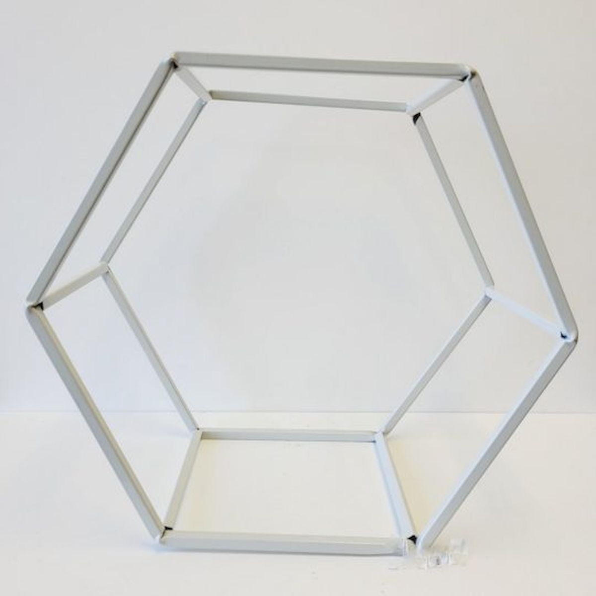 Picture of Mr. MJs Trading CM-GW433WH White Hexagon Metal Stand