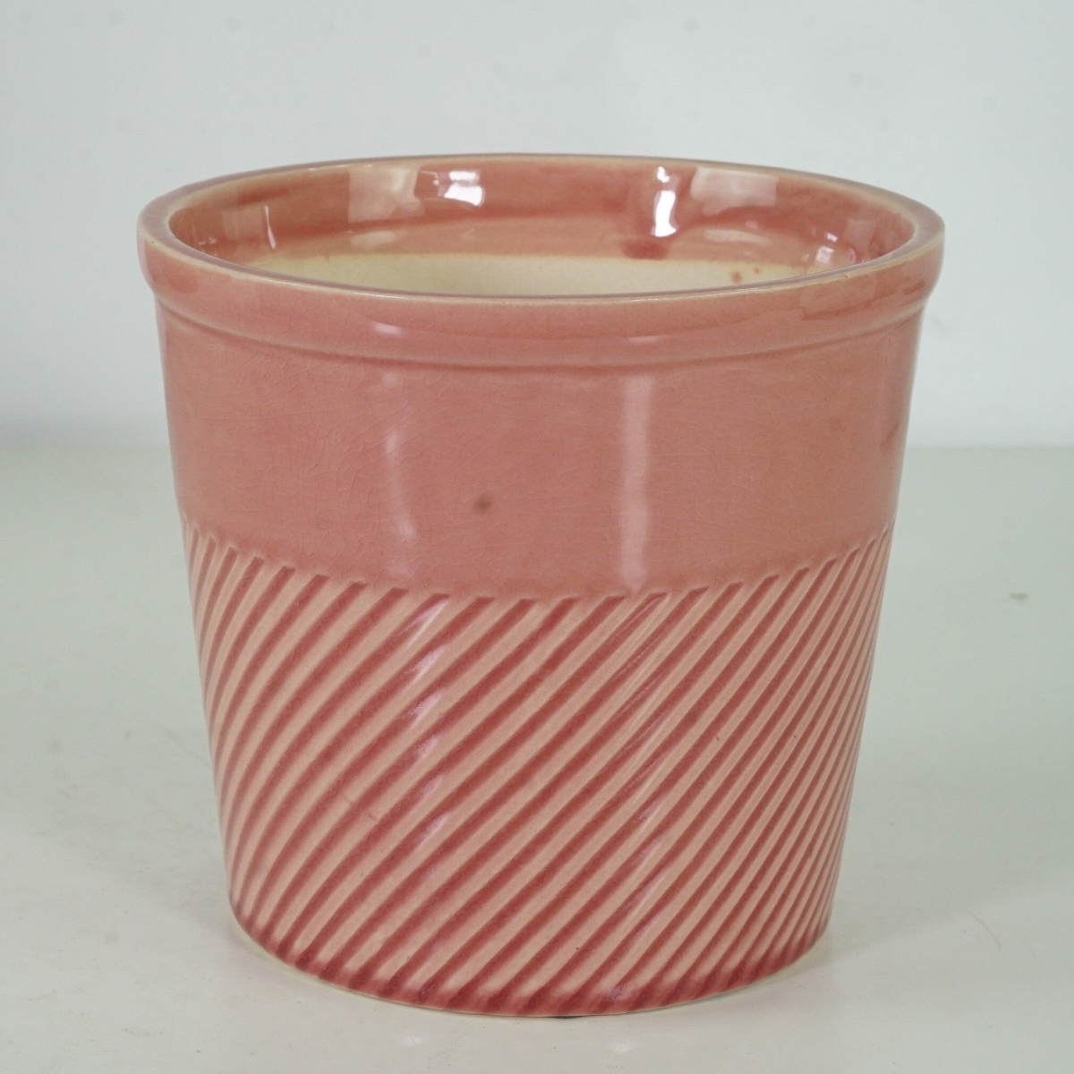 AI-CE10-234-Q01 Pink Swirls & Solid Trim Planter