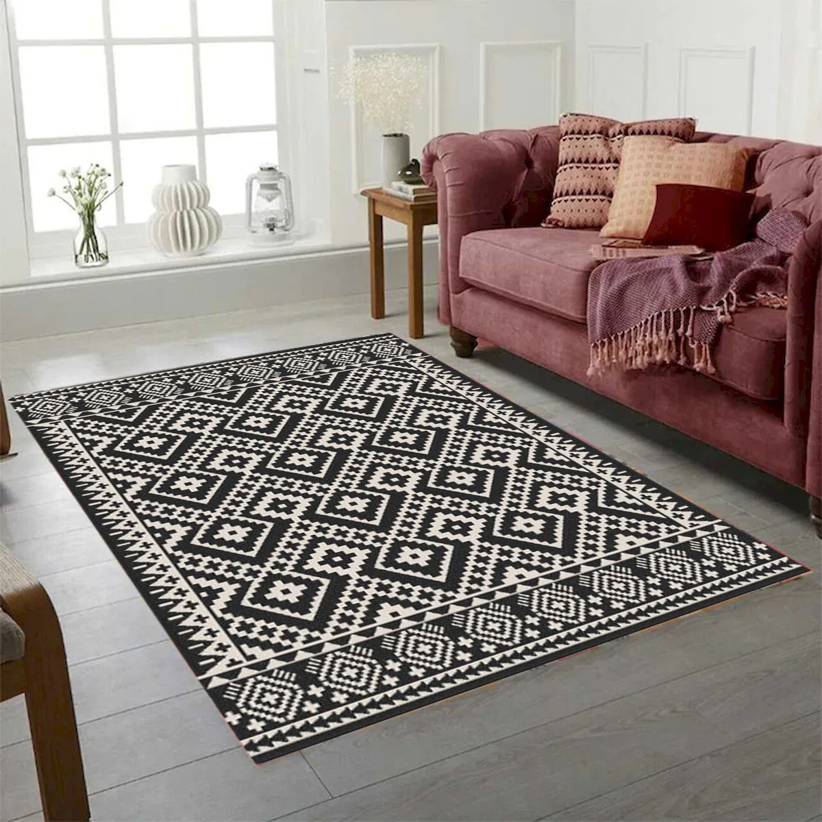 VA-CAB-57-08662C-BW Cabana Indoor Outdoor Black And White Patterned Rug 5'3'X7'
