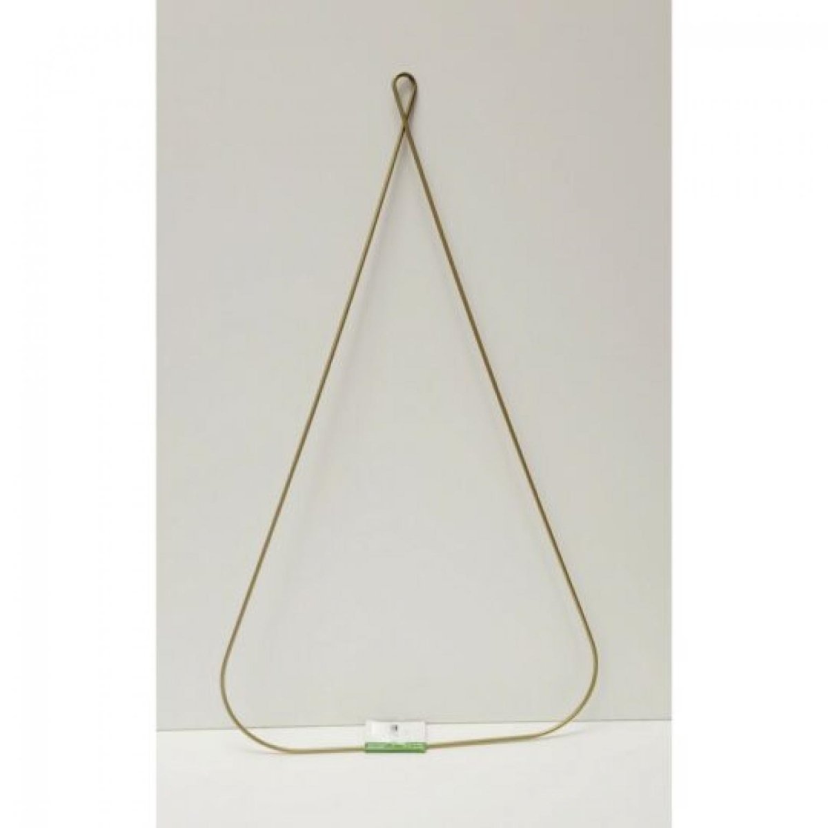Picture of MDR Trading Inc. CM-FC050GD_Q01 Gold Metal Teardrop Shape Wreath Frame