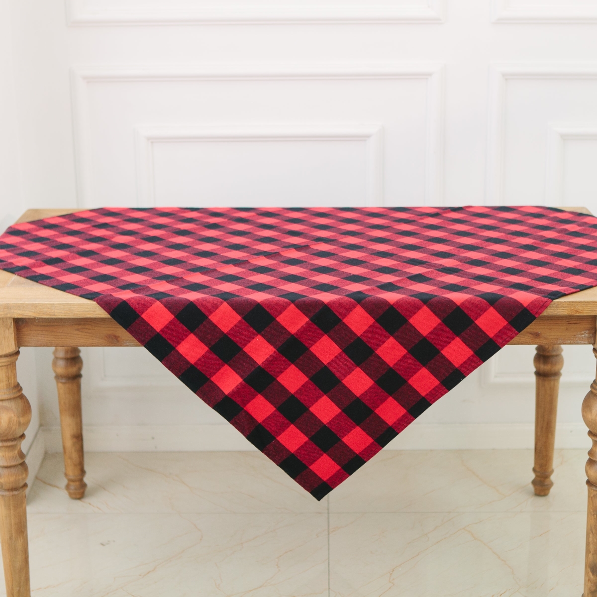 Picture of MDR Trading Inc. HU-BC5050NTBR Black And Red Buffalo Check Tablecloth