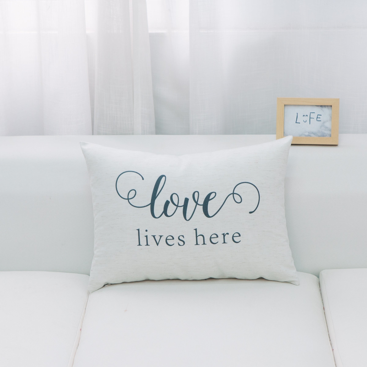 HU-YM1420ICLLOP Love Lives Here With Polyester Insert Pillow