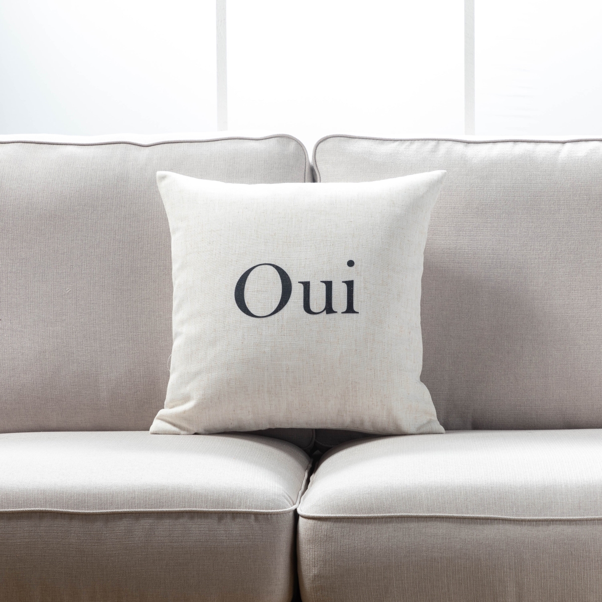 HU-LV1818JTOUIOP Oui Text On White With Polyester Insert Pillow