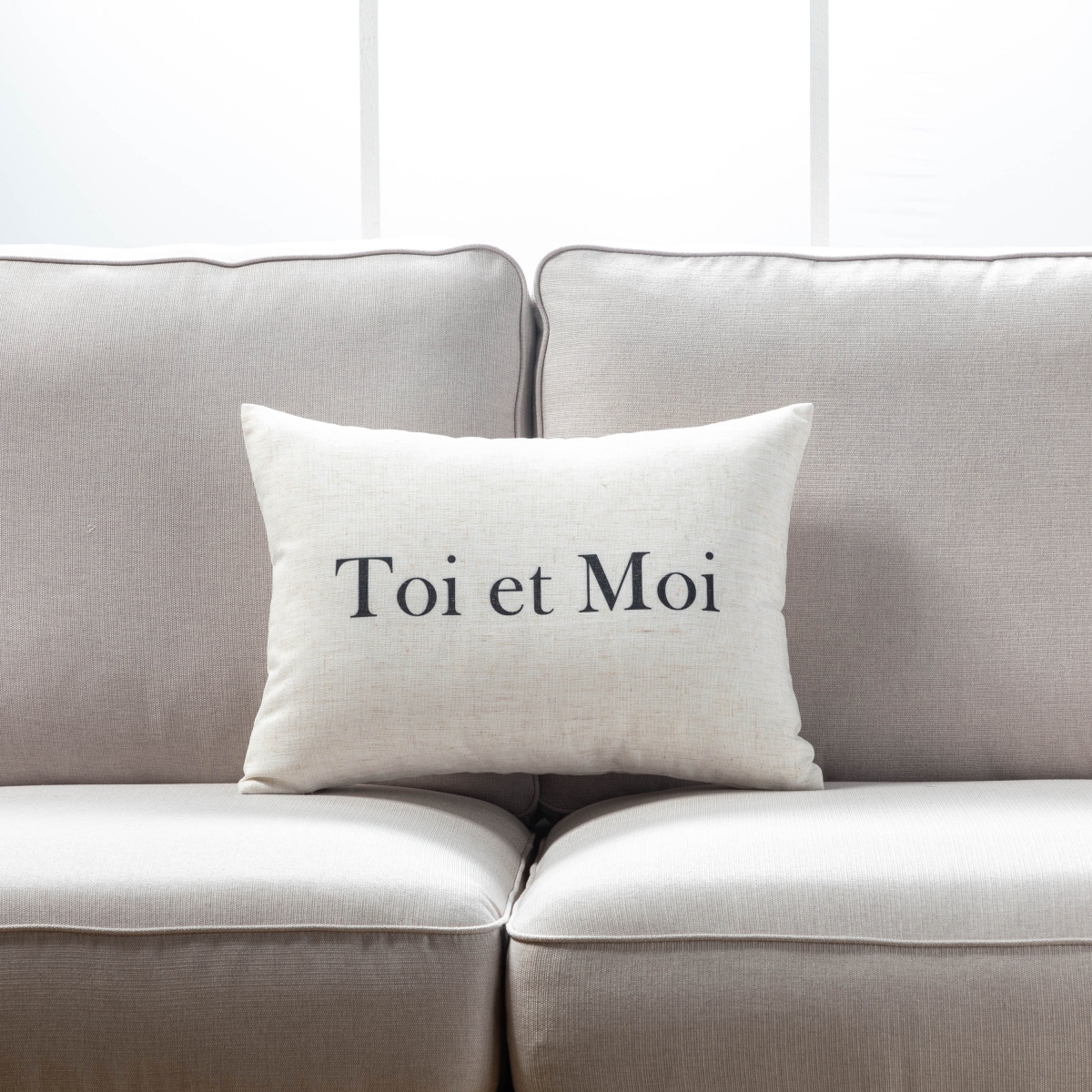 HU-LV1420JTTEMOP Toi Et Moi Text On White With Polyester Insert Pillow