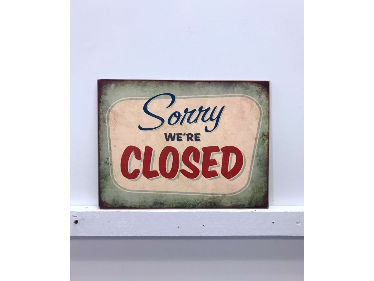 IV-S13-G17 Close Wooden Sign Wall Decor