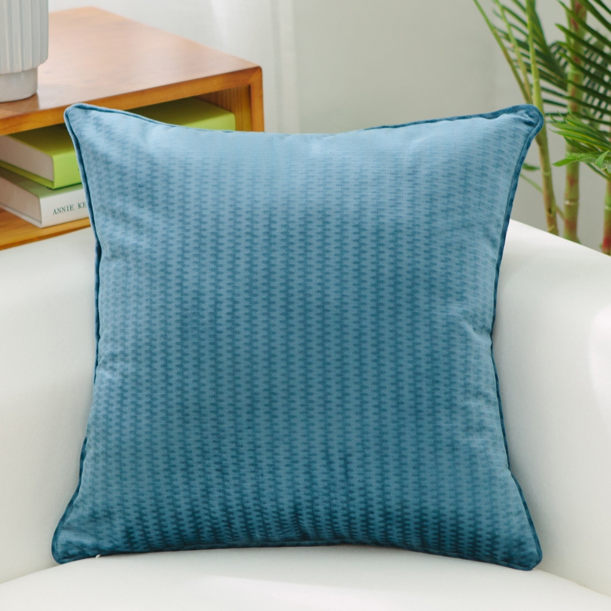 HU-VG2020KS14OP Blue Velour With Polyester Insert Pillow