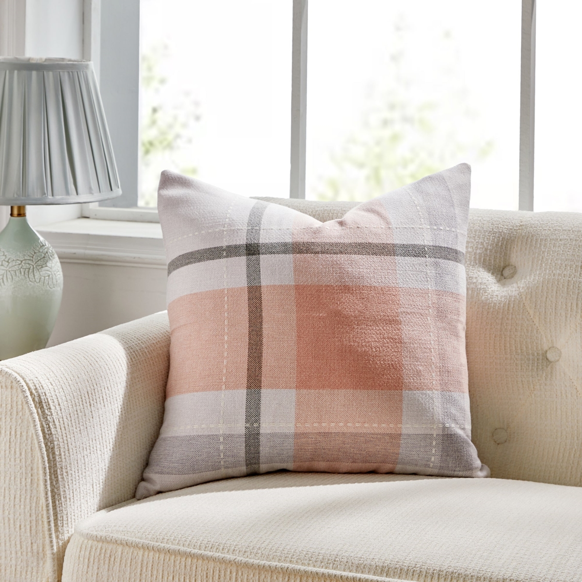 HU-MH2222HYPKOP Manhattan Pink And Gray Check With Polyester Insert Pillow