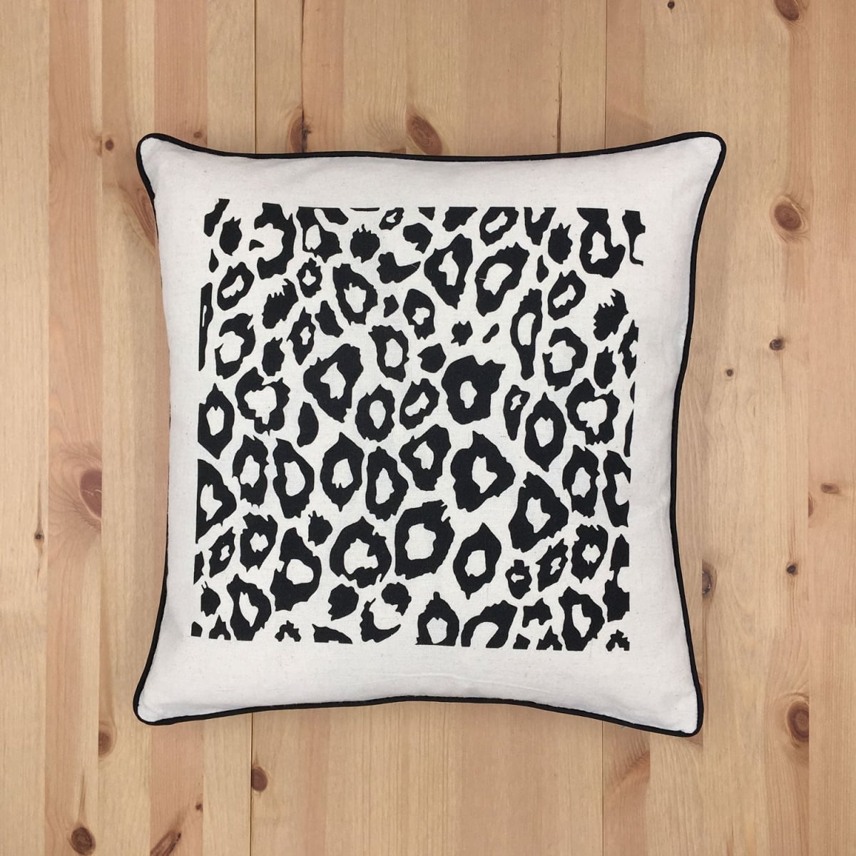 HU-SA1818TB06OF Leopard Print On Ivory With Feather Down Insert Pillow