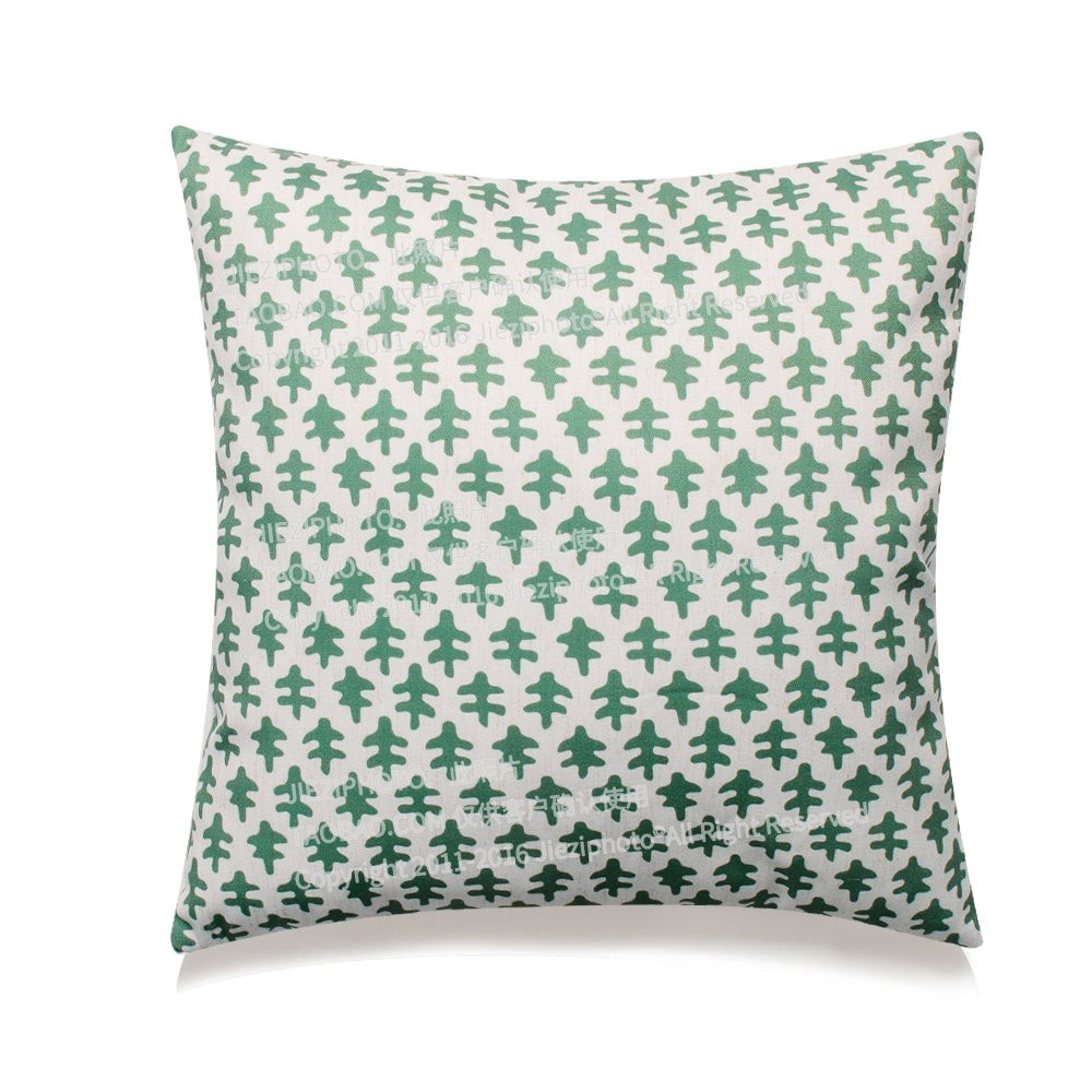 HU-MP2020ICOLGROP Green Oak Leaves On White With Polyester Insert Pillow