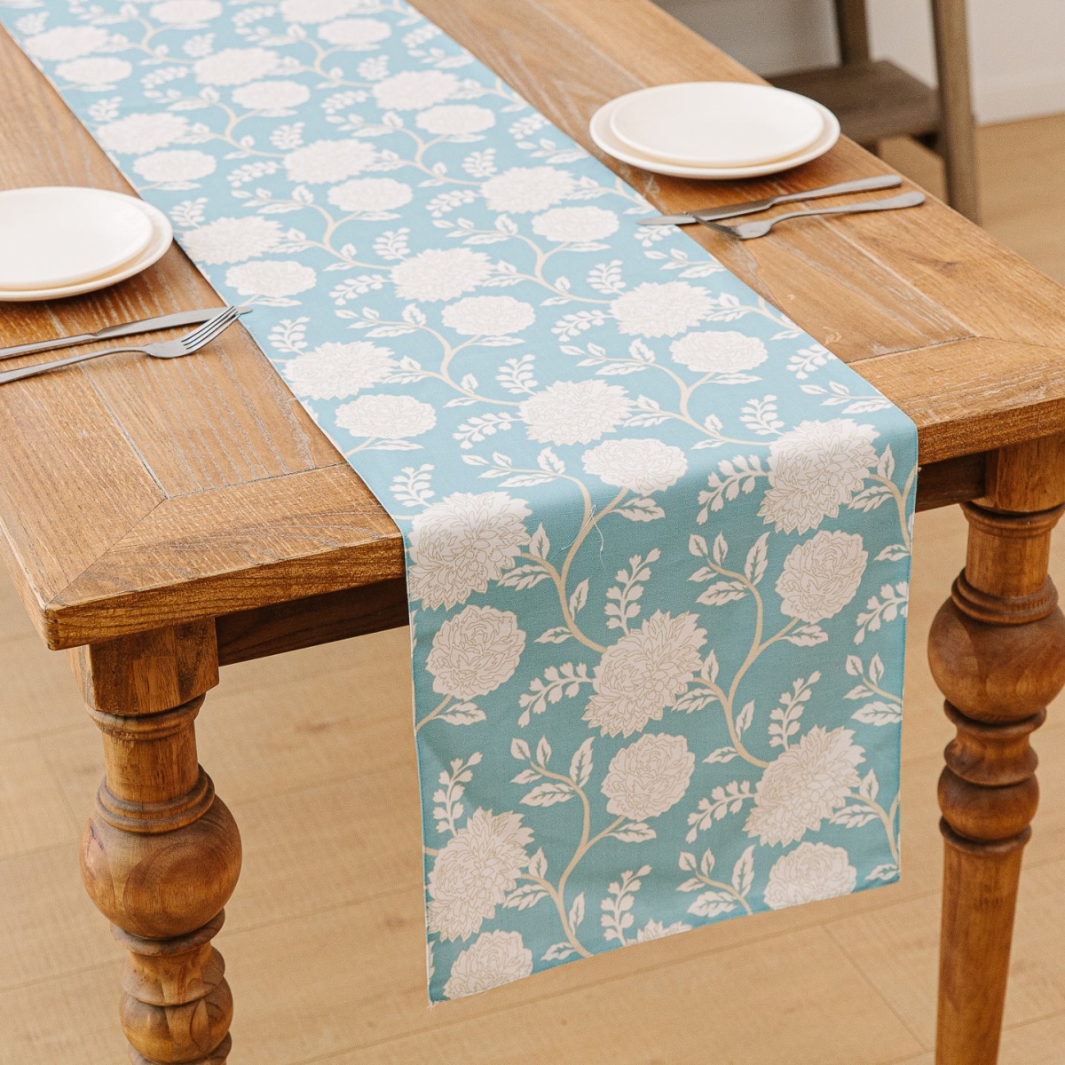 Picture of MDR Trading Inc. HU-MP14090JS11BL White With Blue Peony Pattern Table Runner