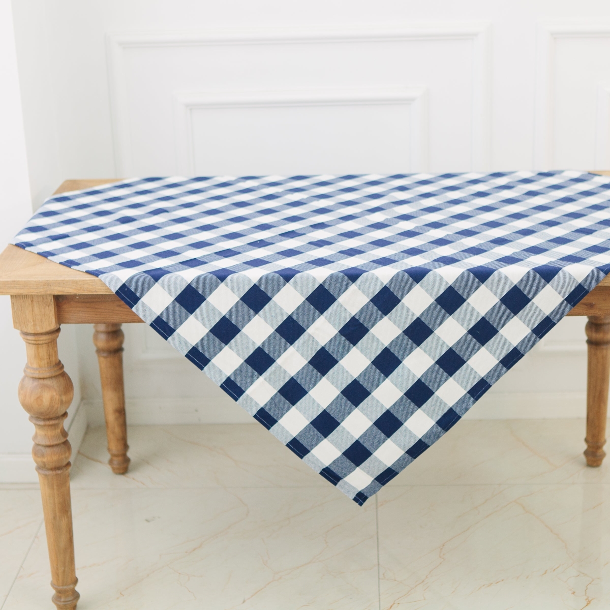 Picture of MDR Trading Inc. HU-BC5050NTID Indigo And White Buffalo Check Tablecloth