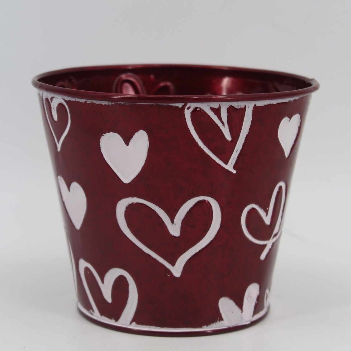 AI-GA3500-711_Q01 White Hearts On Red Metal Planter