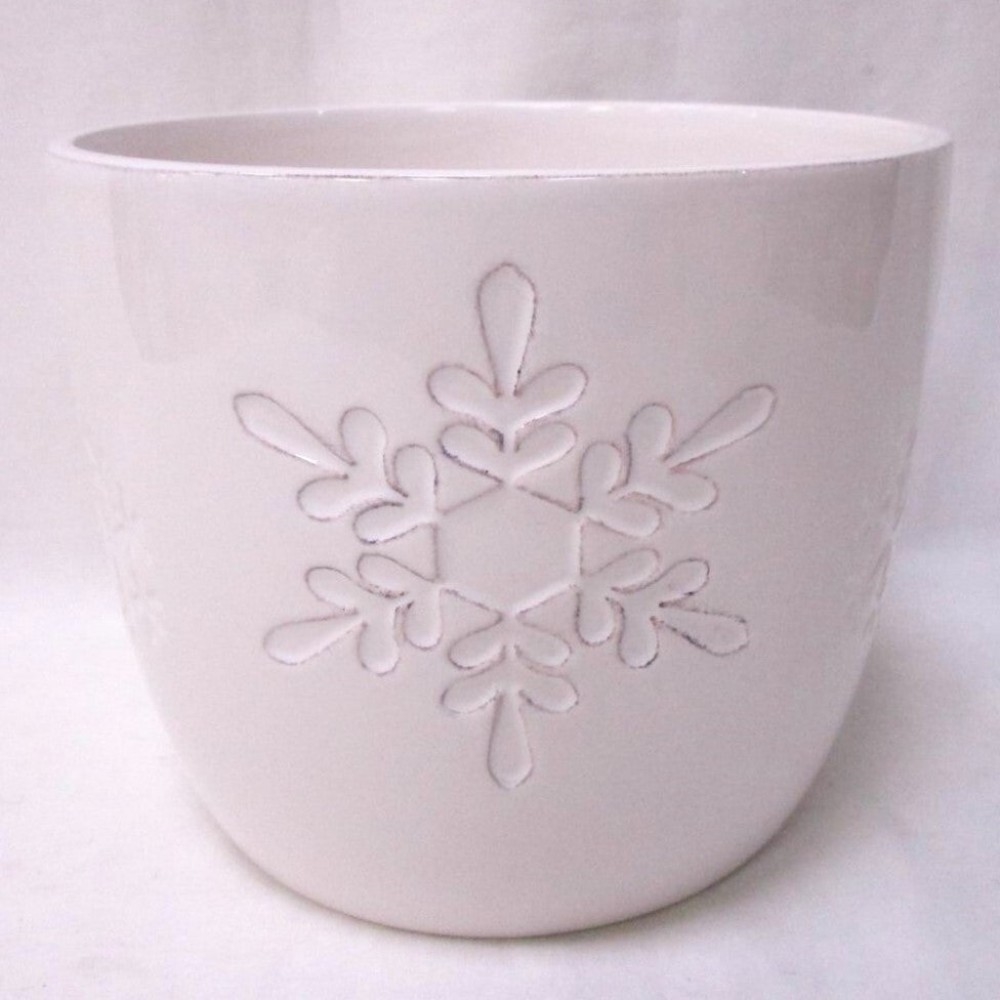 AI-CE10-1105_Q01 Imprinted Snowflake White Planter