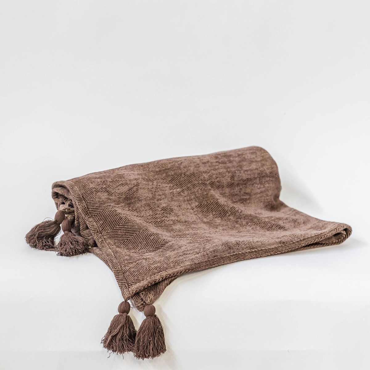 FP-IMT-234 Brown Herringbone Pattern With Tassels Cotton Throw