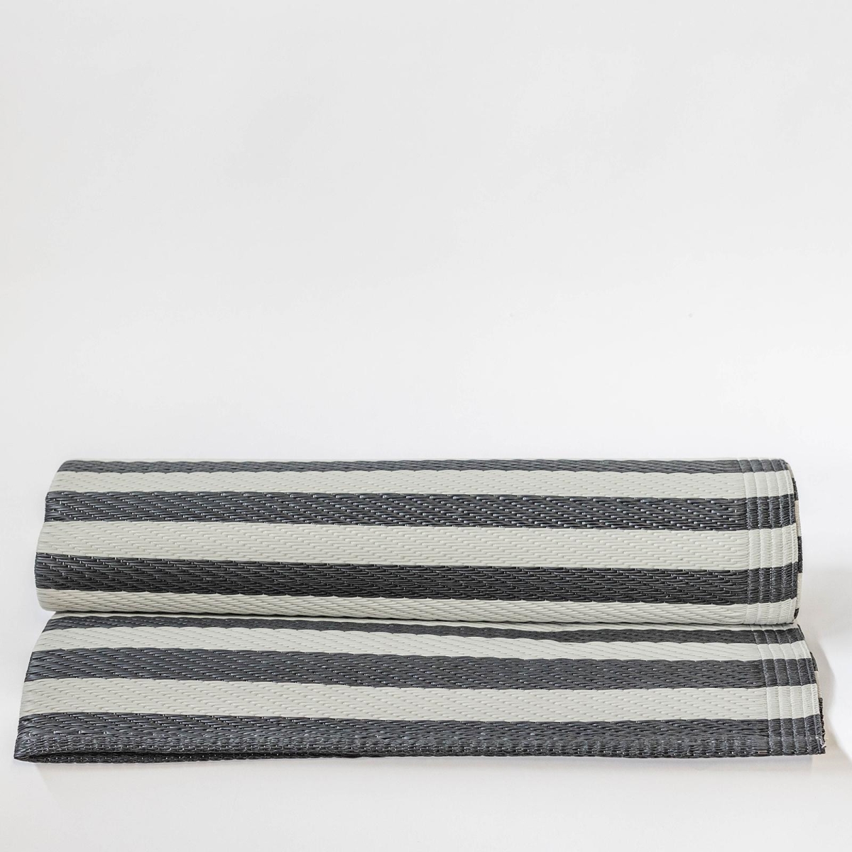 FP-IRL-007-L Outdoor Black And White Striped Rug