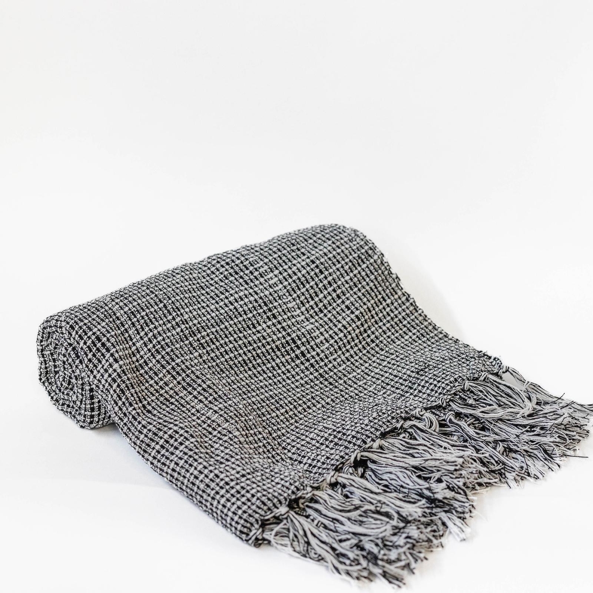 FP-IMT-259 Gray Woven Cotton With Fringes Throw