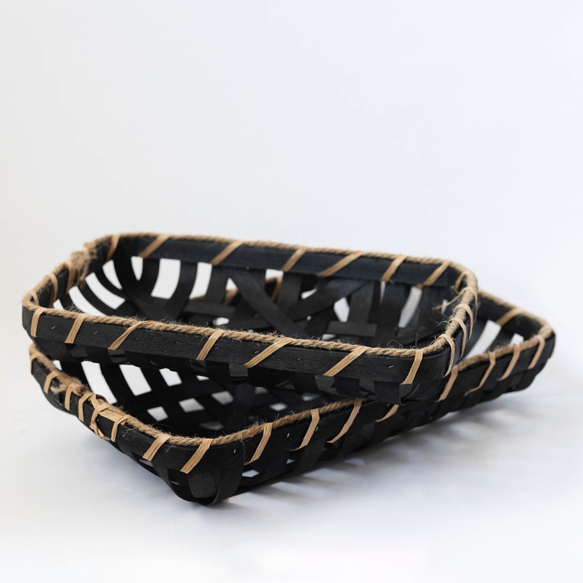 Picture of MDR Trading Inc. FP-MAC-173-Bl Set Of 2 Rectangular Black Weave With Rope Accents Trays