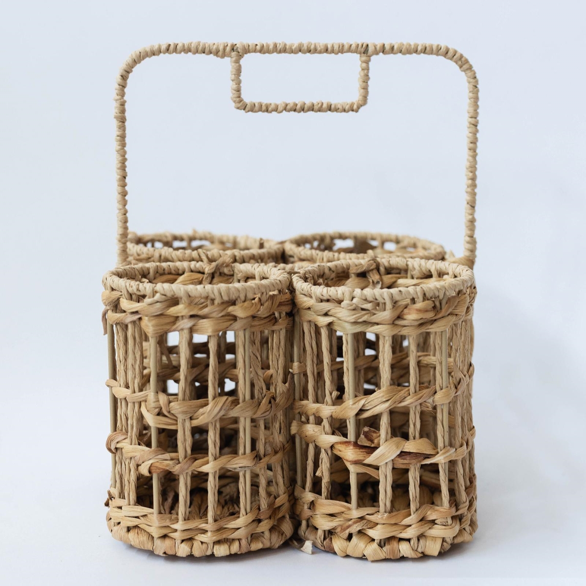 Picture of MDR Trading Inc. FP-MAC-175-S_Q01 Woven 4 Bottle Basket With Handle Wine Tote