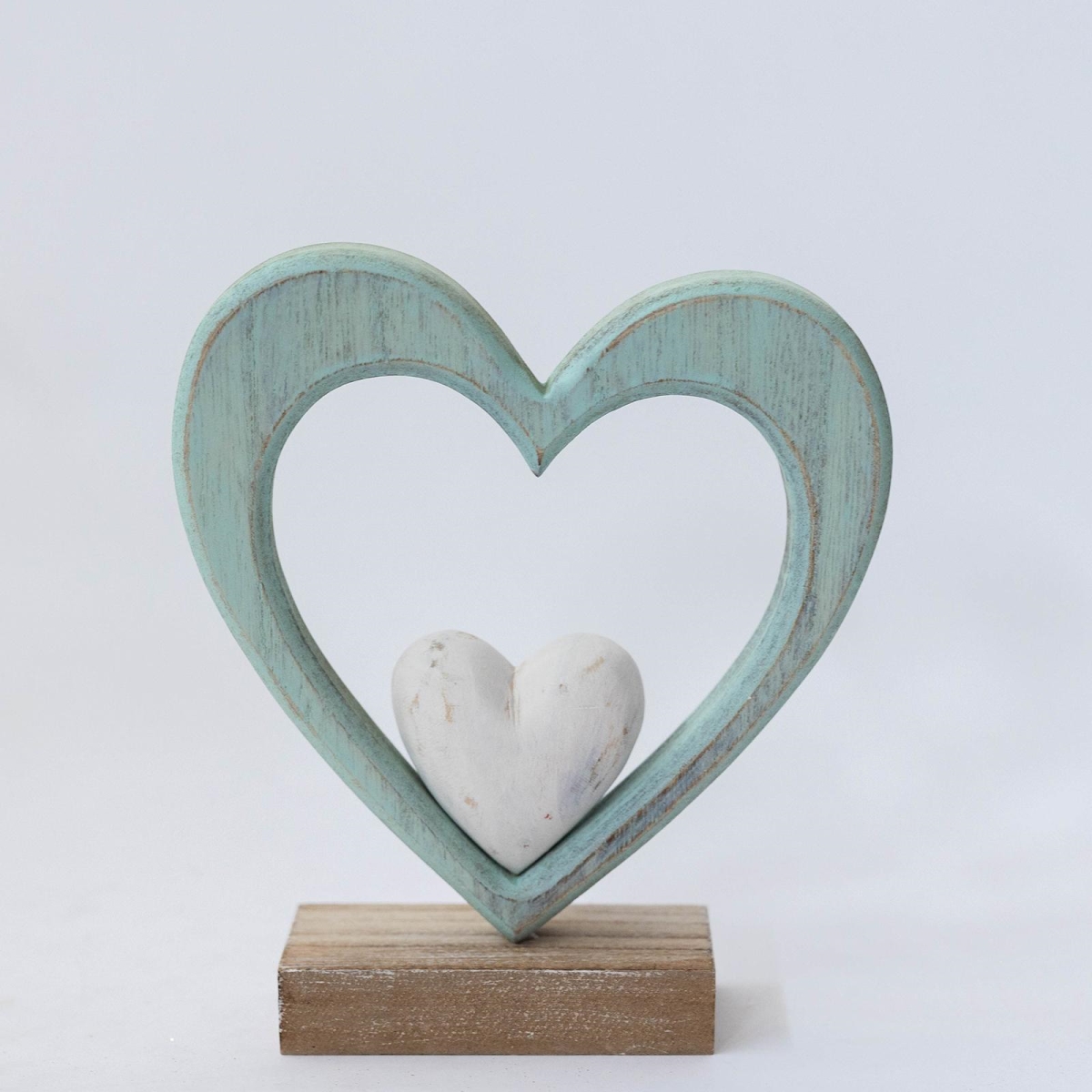 FP-HUS-576_Q01 Wooden Hearts An A Stand Figurine