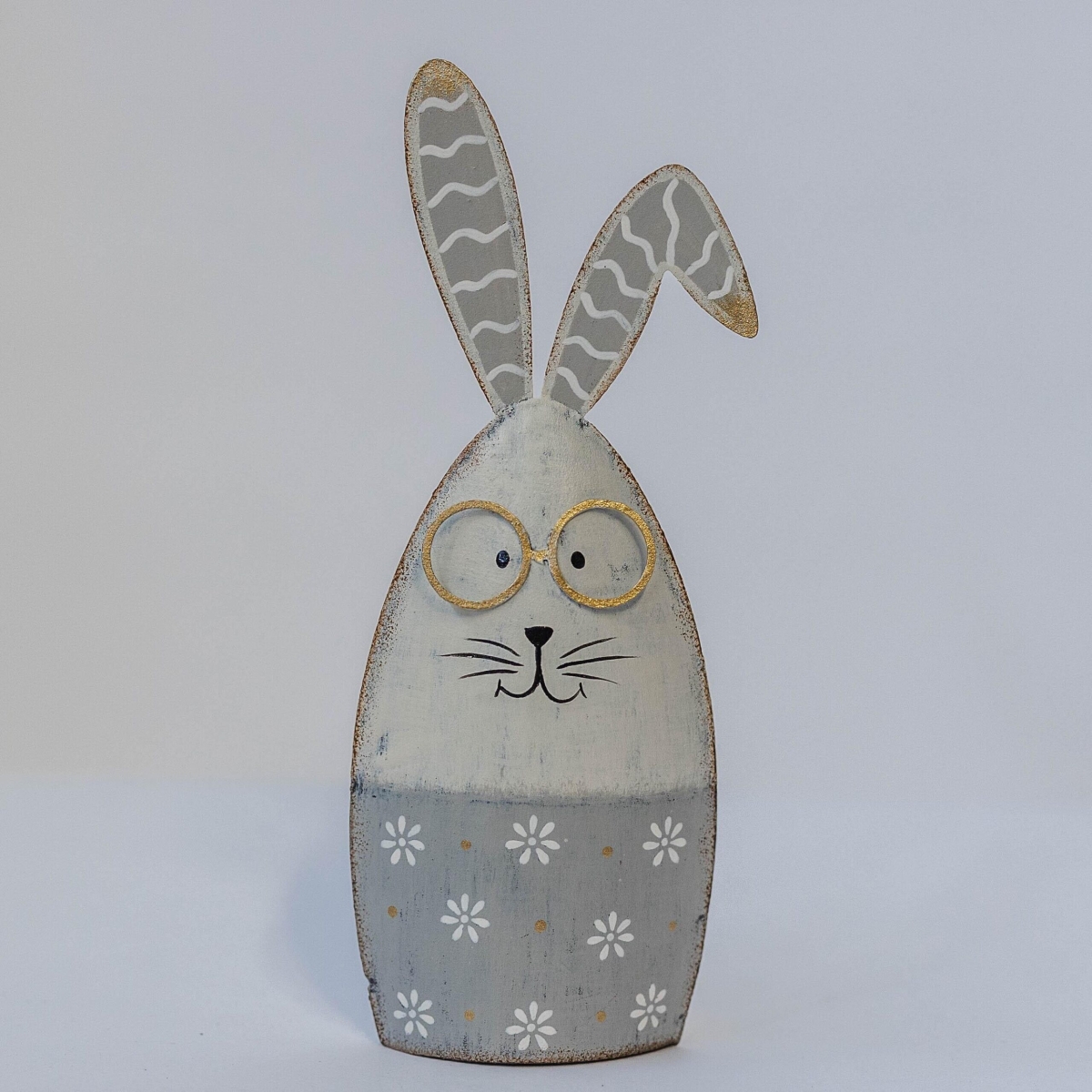 FP-HUS-427_Q01 Egg Shaped Rabbit Wearing Glasses Figurine