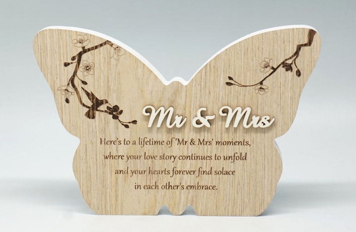 SC-SBP248 Mr & Mrs- Butterfly Shape With Saying Block Sign