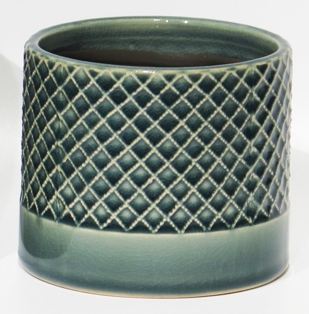 AI-CE00-148_Q01 Blue Criss Cross Pattern Planter